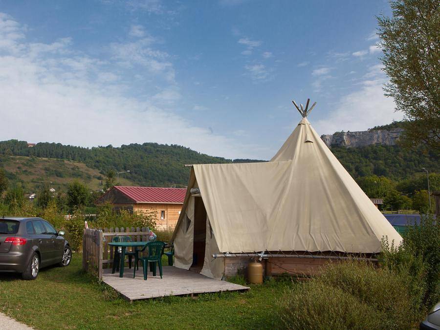 Domaine La Roche D’Ully - Bungalowzelt 4 personen - Lodge Trappeur ohne Sanitäranlagen in Ornans, Französischer Jura