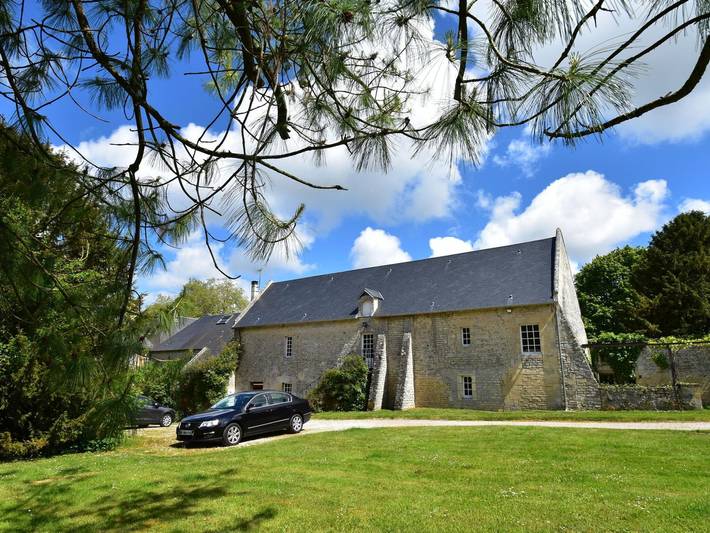 Location de vacances pour 2 personnes, avec Jardin ainsi que Piscine et Sauna à Lantheuil