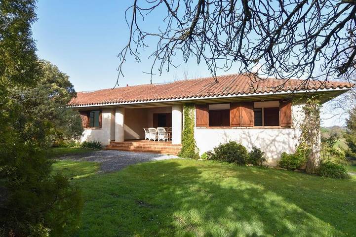 Cottage for 11 people, with garden and balcony - 1