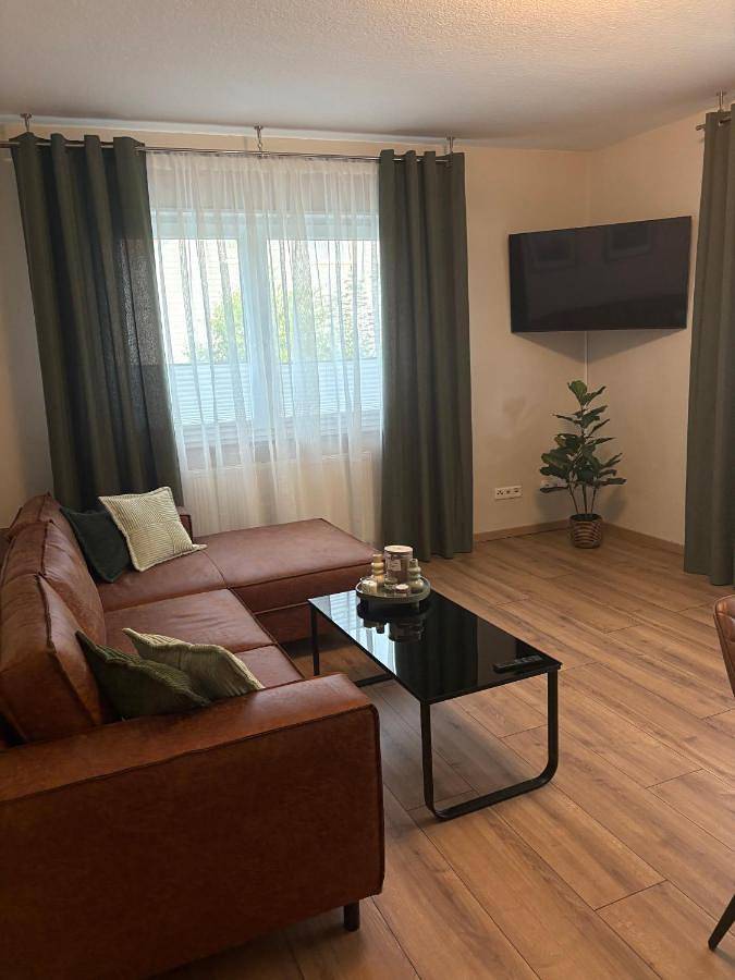 Ferienwohnung für 6 Personen, mit Balkon in Externsteine