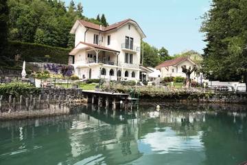 Location de vacances pour 8 personnes, avec jardin dans Lac d'Aiguebelette