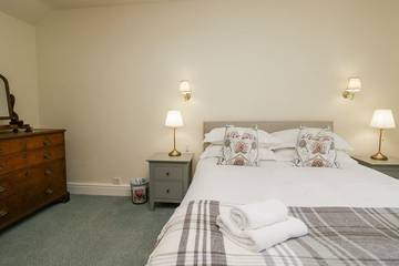 Log Cabin for 4 People in Pooley Bridge, Cumbria, Photo 1