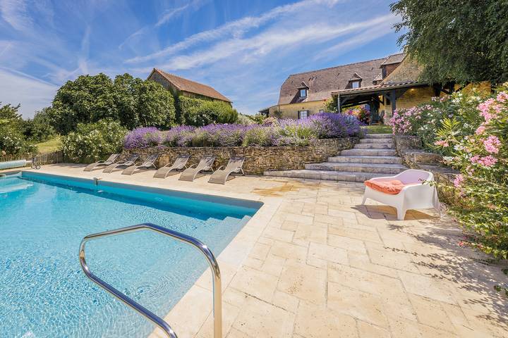 Gîte pour 12 personnes, avec piscine - 1