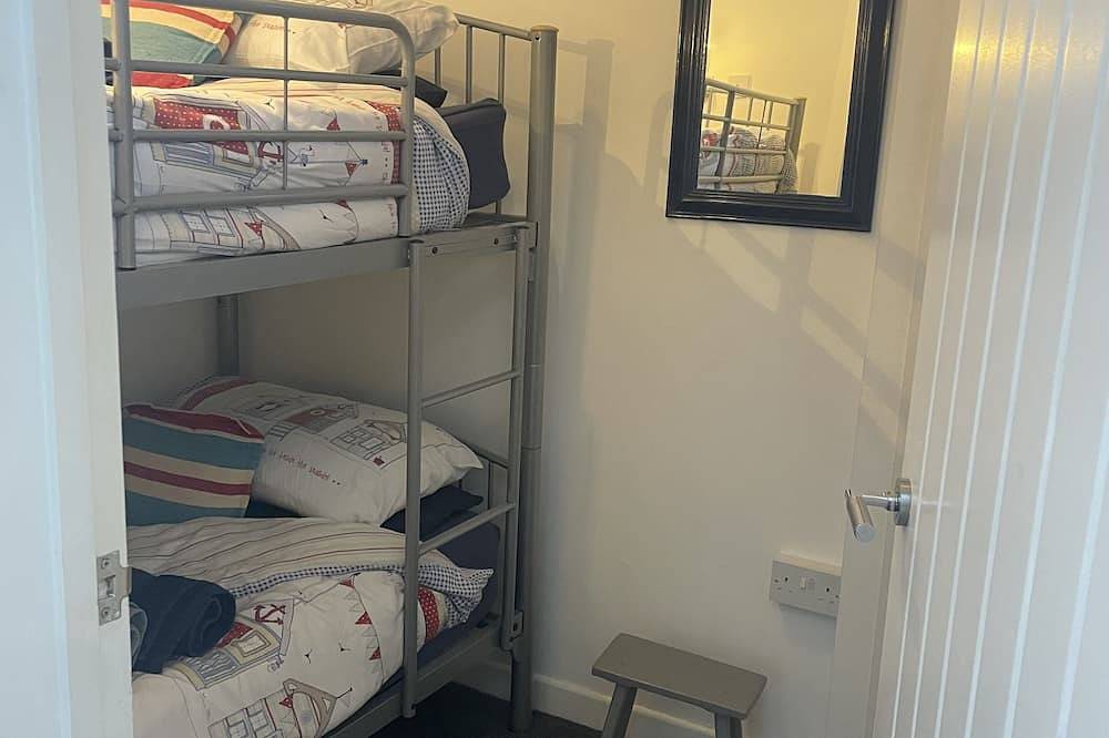 Delightful Cottage on Shaldon Green, 50m to Beach, Nautical Decor | Sleeps 4-6 in Shaldon, Devon