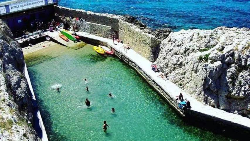 Gîte pour 2 personnes, avec piscine et terrasse dans Port du Vallon des Auffes - 2
