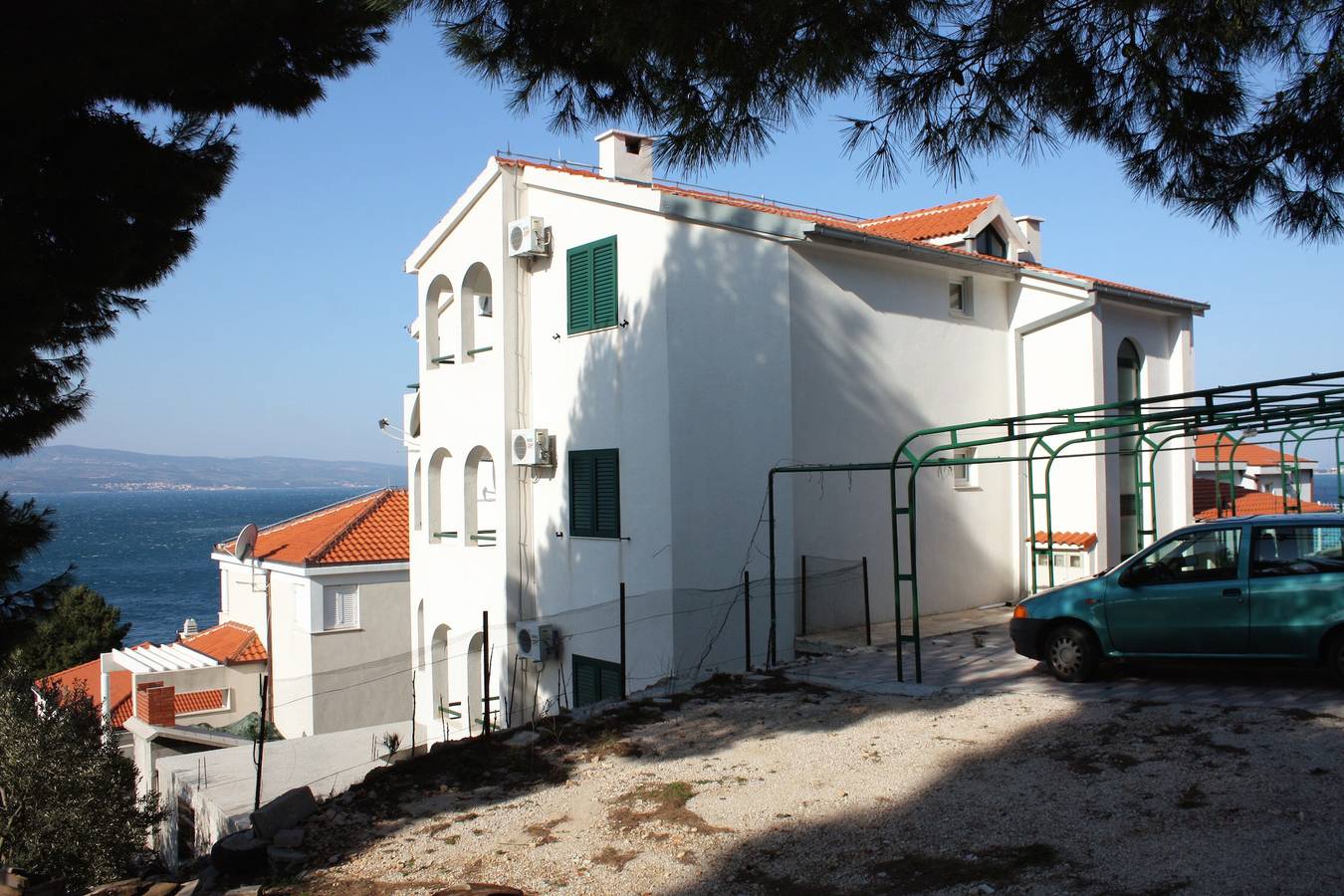 Ganze Wohnung, Studio Appartement mit Terrasse und Meerblick Balica Rat, Omis As-4868-g in Stanici, Omis-Riviera