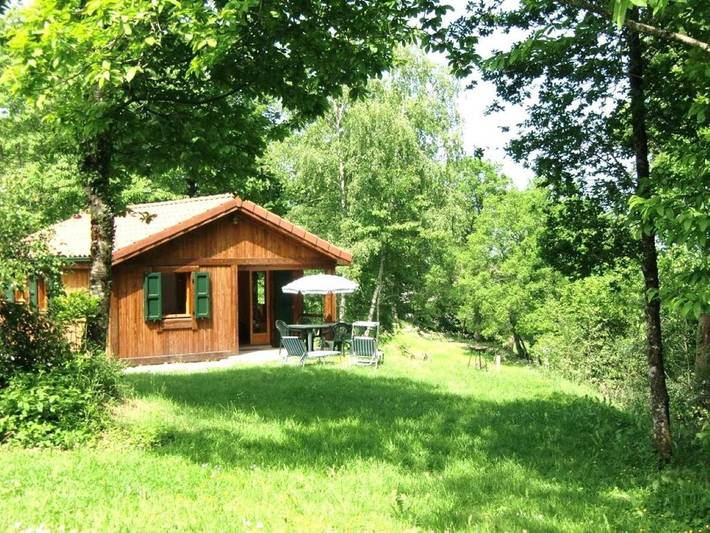 Gîte pour 4 personnes, avec vue et jardin, animaux acceptés à Roumégoux - 2