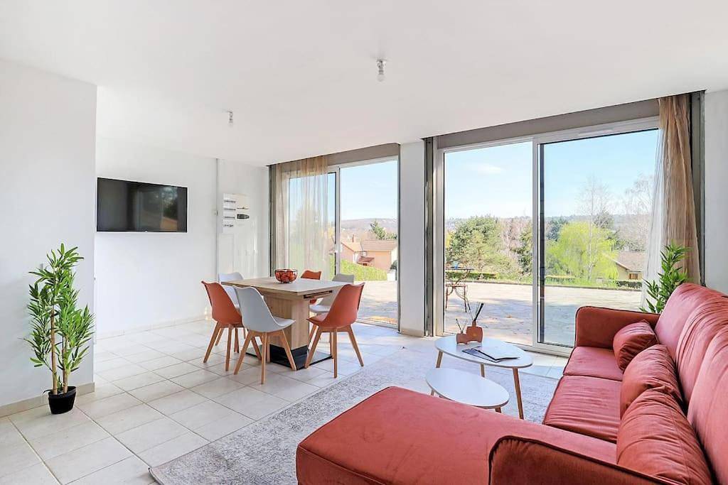 Appartement entier, One-Bedroom Apartment in Albigny-sur-Saône, Lyon et ses environs