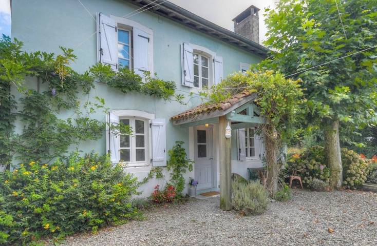 Gîte pour 8 personnes, avec vue et jardin, animaux acceptés à Autevielle-Saint-Martin-Bideren