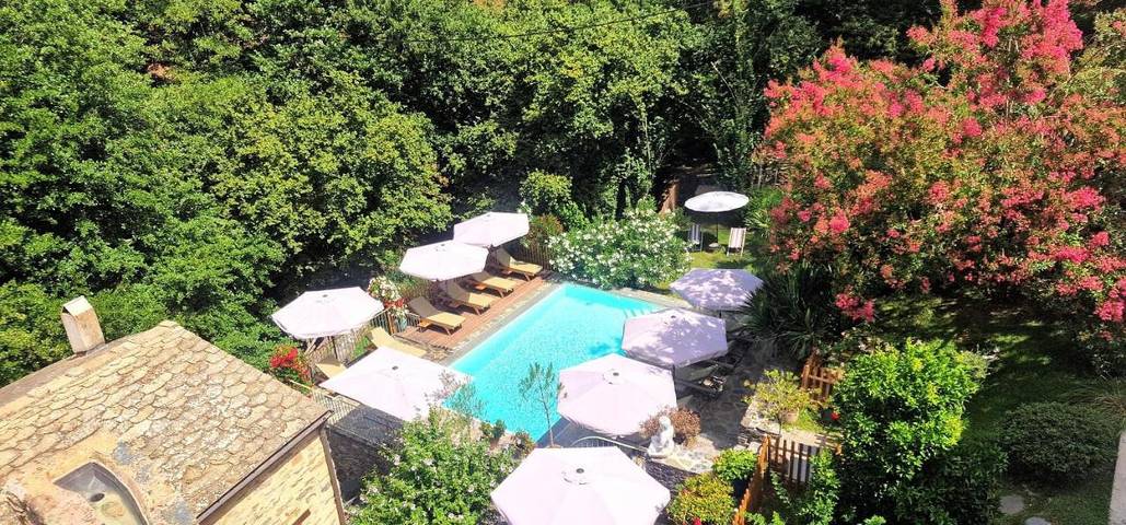 Location de vacances pour 4 personnes, avec Terrasse et Jardin ainsi que Piscine et Vue à Ortiporio