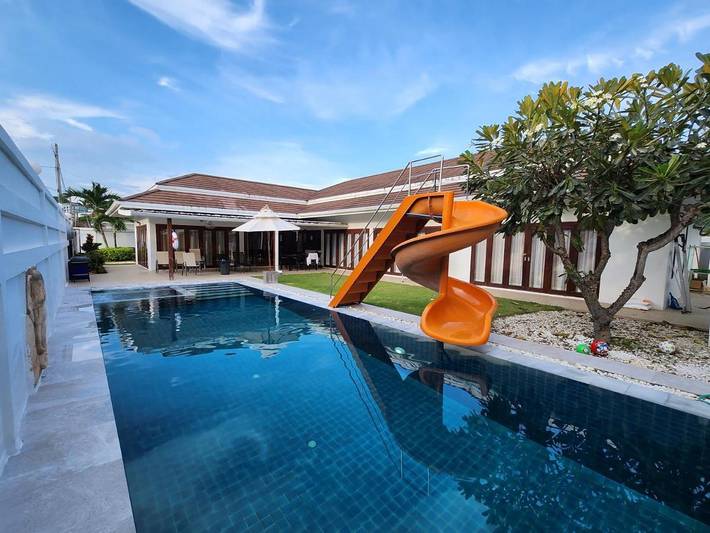 Casa de vacaciones para 3 personas, con jardín y jacuzzi además de piscina y piscina para niños - 1