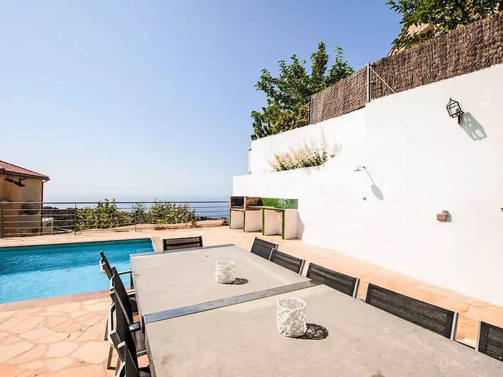 Ferienhaus für 12 Personen, mit Balkon und Terrasse sowie Pool in Lloret de Mar - 2