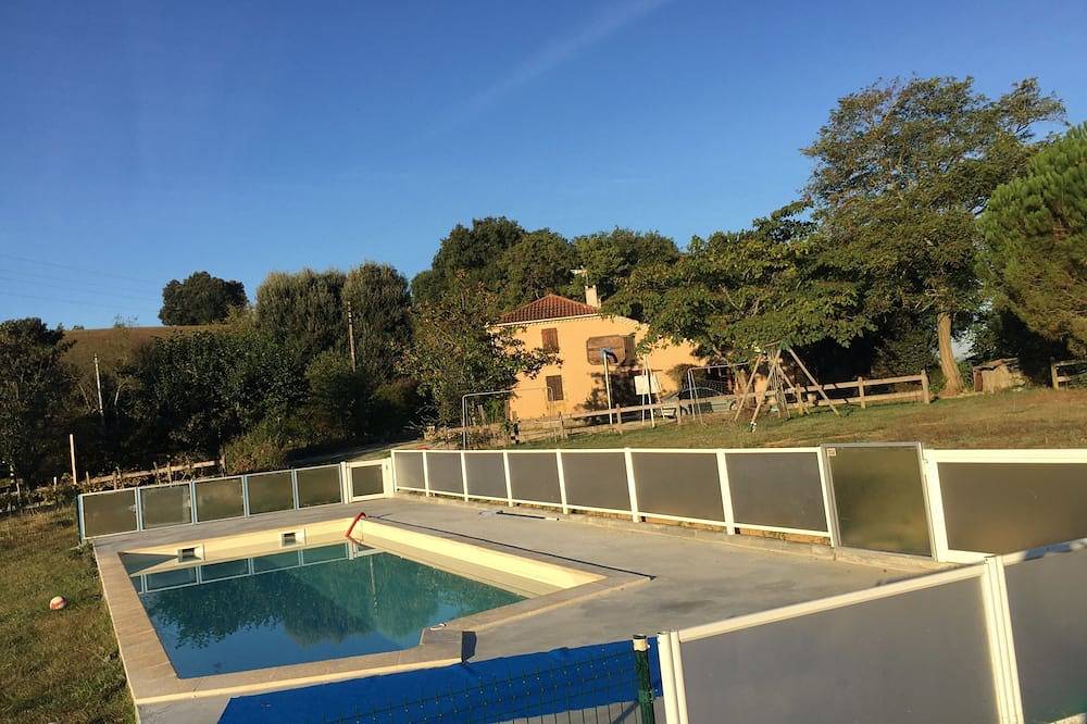 ... Demeure de Charme en Coeur de Gascogne, avec Jacuzzi & sauna in Estipouy, Gers