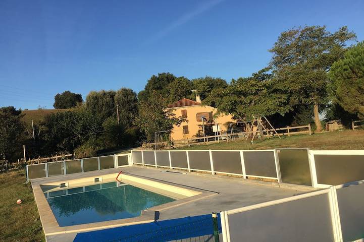 Location de vacances pour 34 personnes, avec piscine et sauna ainsi que jacuzzi et jardin à Estipouy - 3