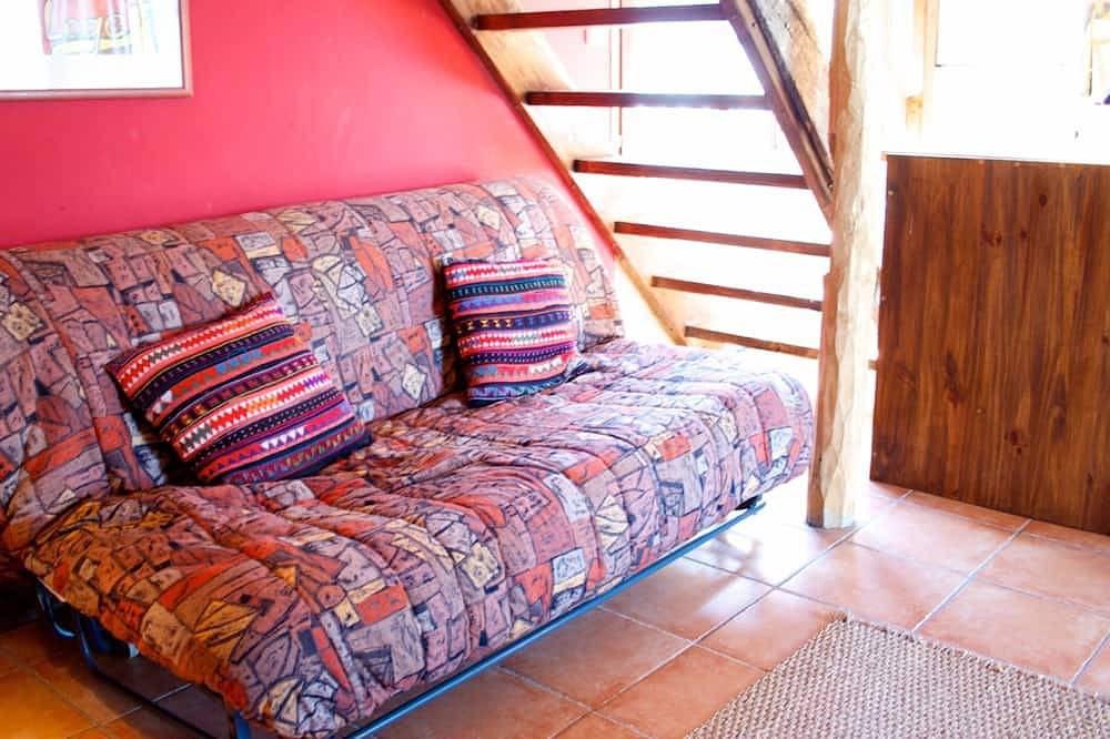 Gite en pierre converti dans un verger. La Petite Maison. in Saint-Mesmin (Dordogne), Périgord Vert