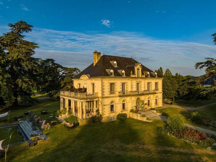 Hôtel pour 4 personnes, avec piscine ainsi que sauna et jardin à Mignaloux-Beauvoir - 2