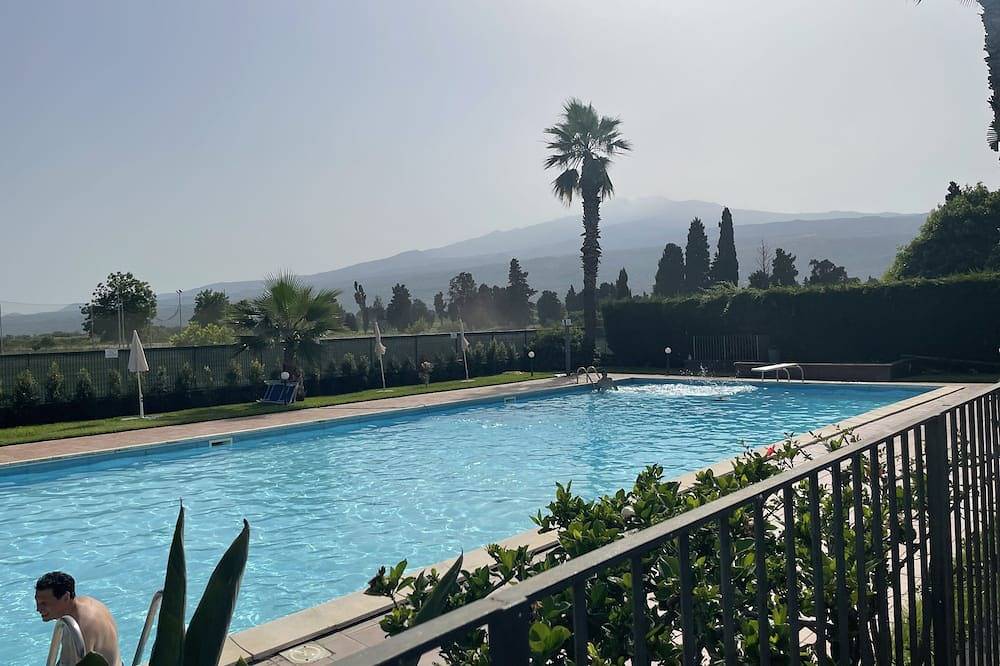 Ganze Wohnung, Beautiful garden apartment steps from beach in Calatabiano, Catania Provinz