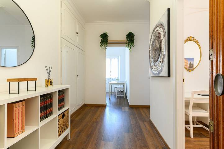 Entire apartment, Monteverde Marí House Vacation Home with Wi-Fi in Rome, Rome Province