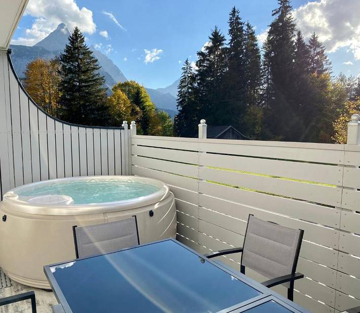Chalet für 18 Personen, mit Balkon und Whirlpool sowie Terrasse und Garten in Ehrwald - 3