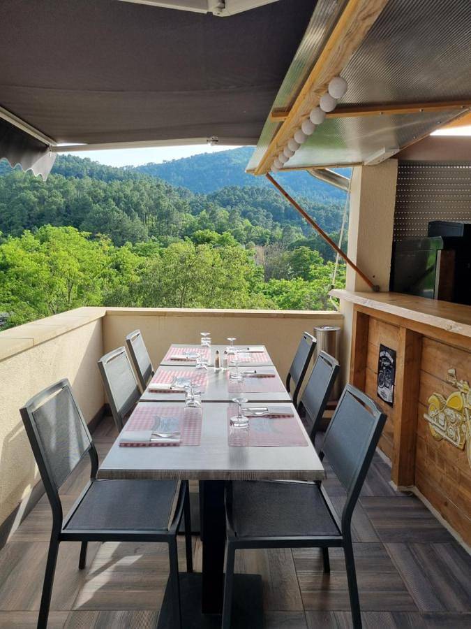 Gîte pour 2 personnes, avec vue ainsi que piscine et terrasse à Saint-Florent-sur-Auzonnet - 4