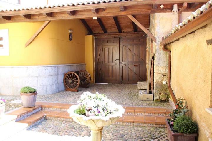 Hotel para 2 personas, con Terraza y Vistas en Matallana de Torío - 4