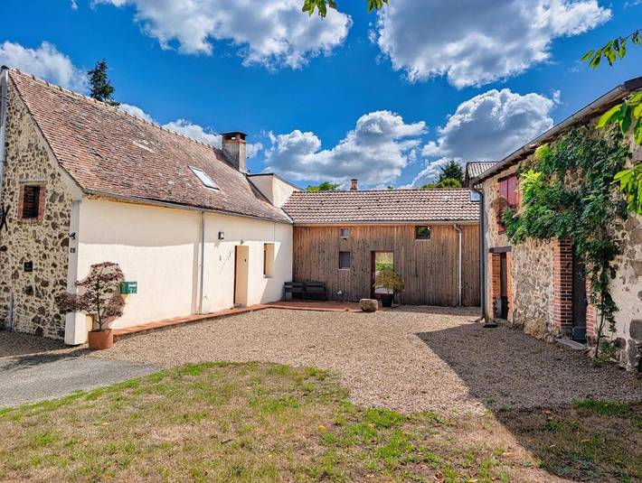 Chambre d’hôte pour 2 personnes, avec vue ainsi que terrasse et piscine
