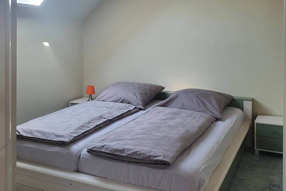 Ganze Wohnung, Urlaubshof Turmblick - Großzügige Ferienwohnung (70 qm) mit Süd-Balkon in Kreba-Neudorf, Oberlausitzer Heide- und Teichlandschaft