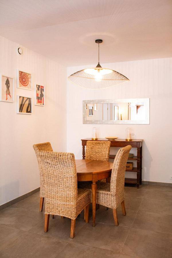 Appartement entier, Grand Studio - Proche Gare in Cassis, Région de Marseille