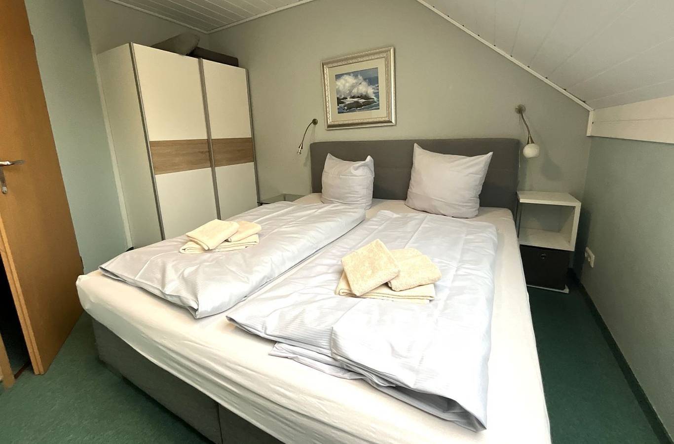 Moin und herzlich Willkommen in der Friesenkoje ! in Dangast, Varel