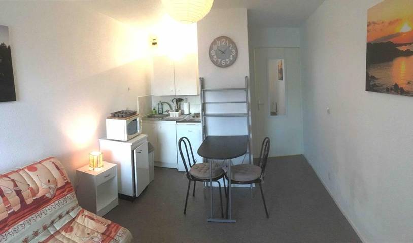 Gîte pour 2 personnes, avec vue et balcon dans Gare De Chambery Challes Les Eaux