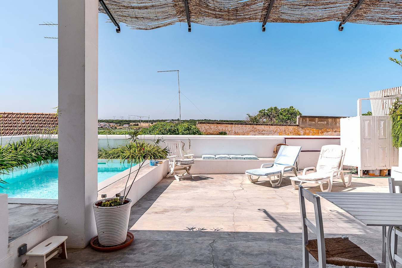Apartamento inteiro, Apartamento 'Calçada' com piscina privada, terraço privado e Wi-Fi in Alcácer do Sal e Santa Susana, Alentejo Litoral