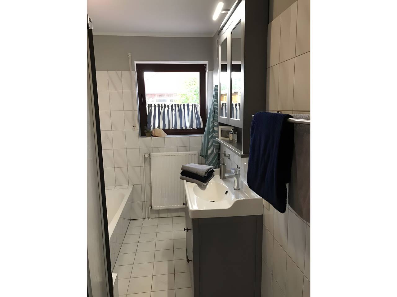 Ferienhaus 'Dat Luettje Huus 3' mit Gemeinschaftsterrasse, privatem Garten und Wlan in Hage, Norden und Umgebung