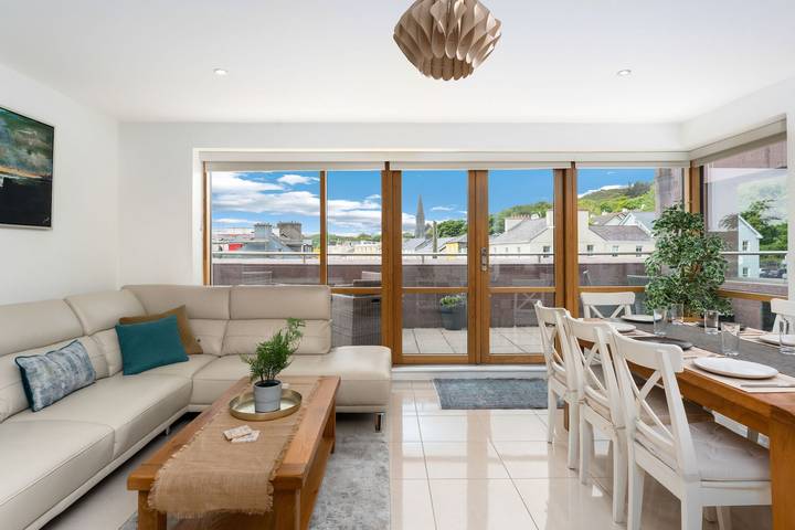 Ferienwohnung für 8 Personen, mit Terrasse und Ausblick in Irland