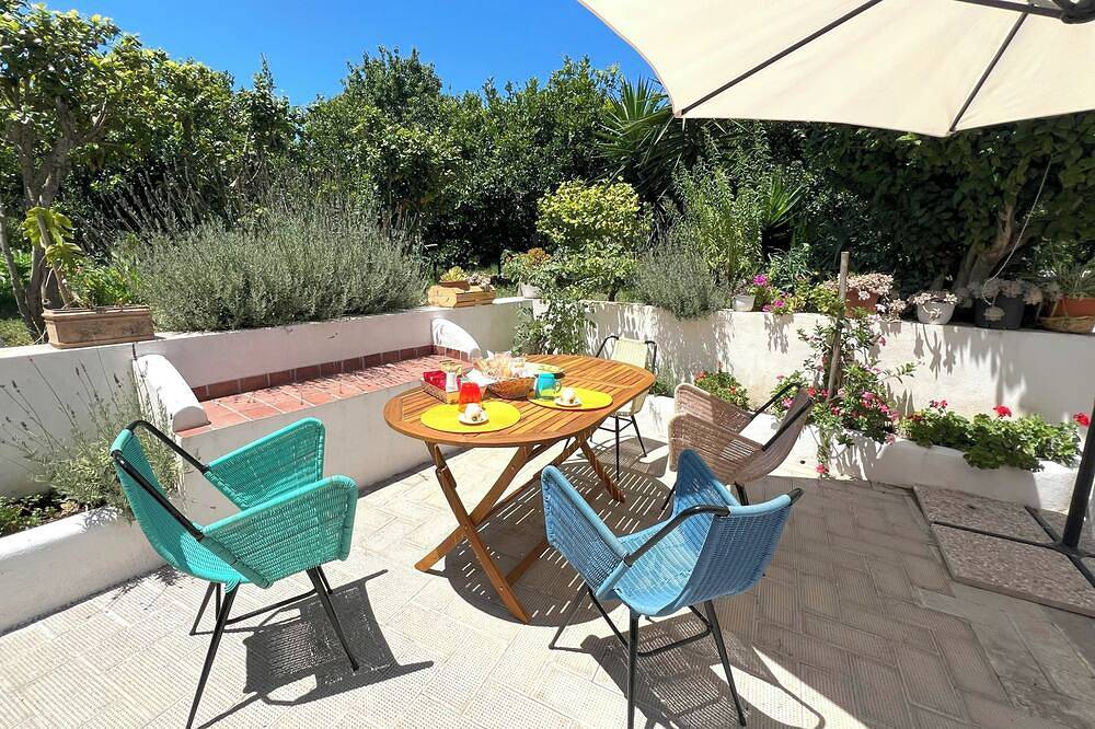 Vefià | vacation home. The terrace on the Mediterranean in Procida, Neapel Provinz