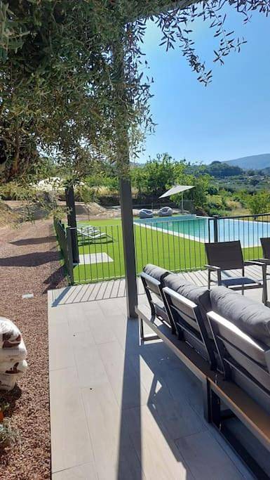 Casa rural para 11 personas, con jardín además de vistas y piscina, Se admiten mascotas en La Vera - 4