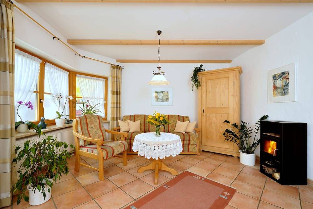 Ganze Wohnung, Haus Josefa, Panoramablick, Wlan, Kaminofen, Garten, Grillplatz, nähe Oberstdorf in Grünten, Burgberg im Allgäu