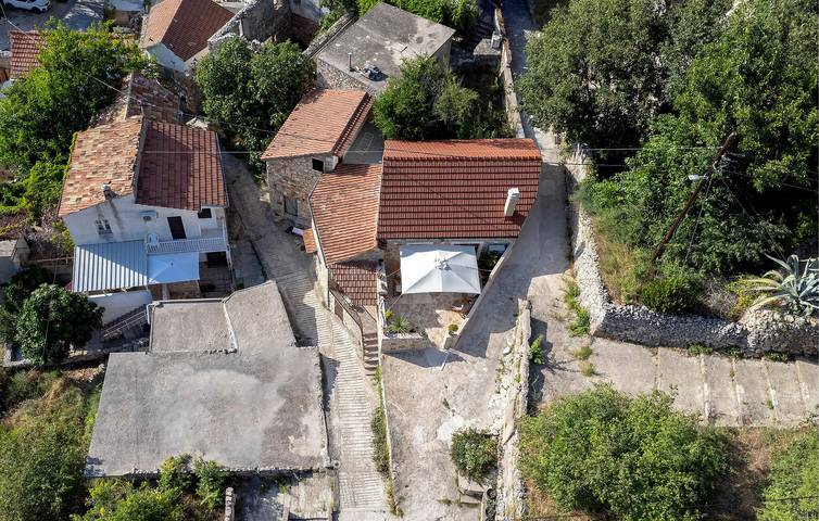 Location de vacances pour 2 personnes, avec jardin et terrasse dans Hvar - 3