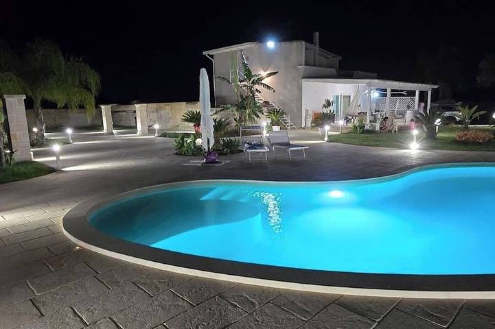 Ferienwohnung für 8 Personen, mit Terrasse und Garten in Leverano