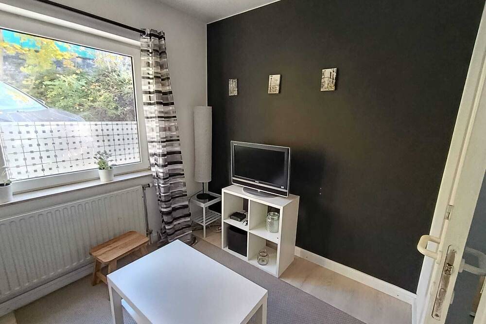 Ganze Wohnung, Studio with small pool 5 minutes from Walibi or Lln business center in Mont-Saint-Guibert, Wallonisch-Brabant