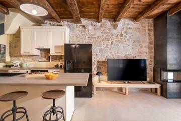 Villa for 6 People in Pitve, Hvar, Photo 3