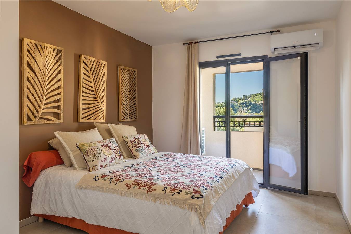 Apartamento entero, Le Cocon d'Orezza - Appart Climatisé avec Balcon in Folelli, Penta-di-Casinca