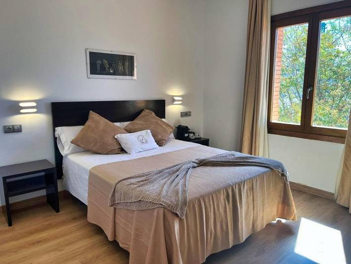 Hôtel pour 3 personnes, avec terrasse à La Roda