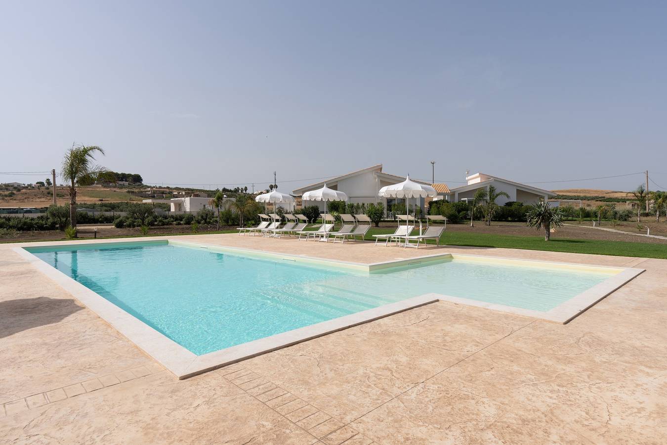 Casa de vacaciones 'Villa Gioberta, Fiori' con piscina compartida, Wi-Fi y aire acondicionado in Contrada Fiori, Menfi