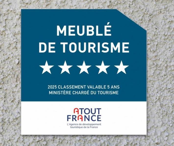 Location de vacances pour 15 personnes, avec jardin ainsi que vue et piscine à Étoile-sur-Rhône - 3