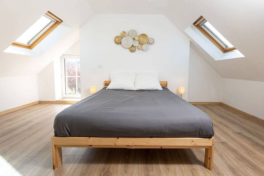 Beautiful private villa for 10 guests with Wifi, Tv, terrace and pets allowed in Cherrueix, Mont-Saint-Michel Bay