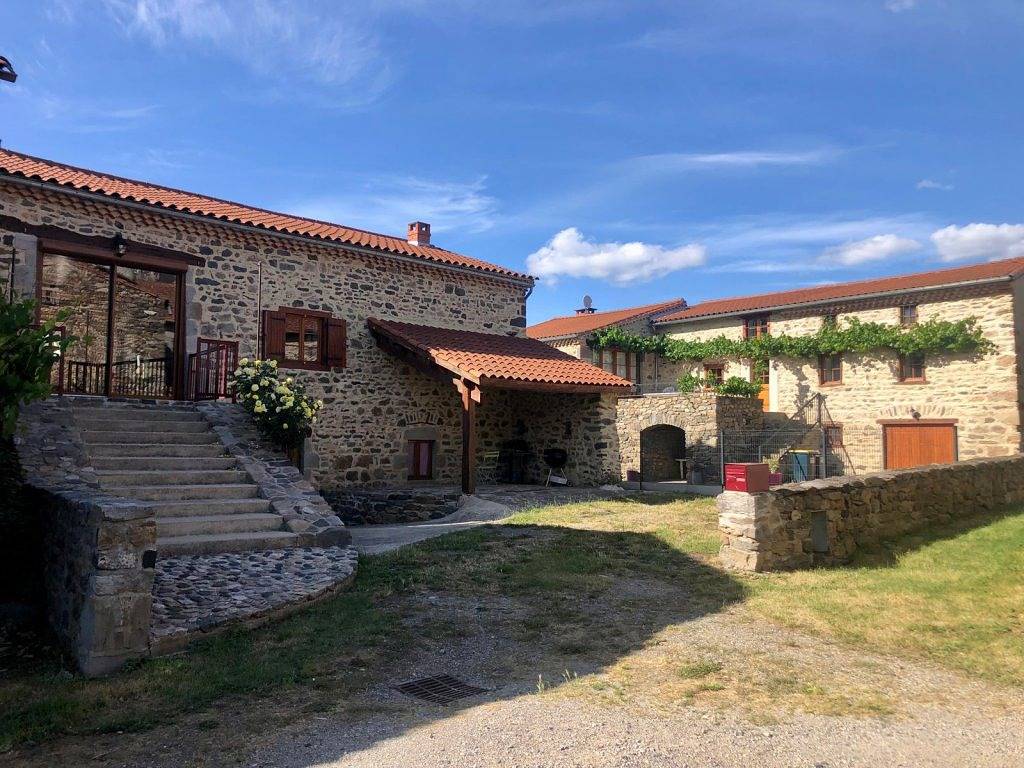 Gîte "Les Voûtes du Chambon" in Blassac, Massif central