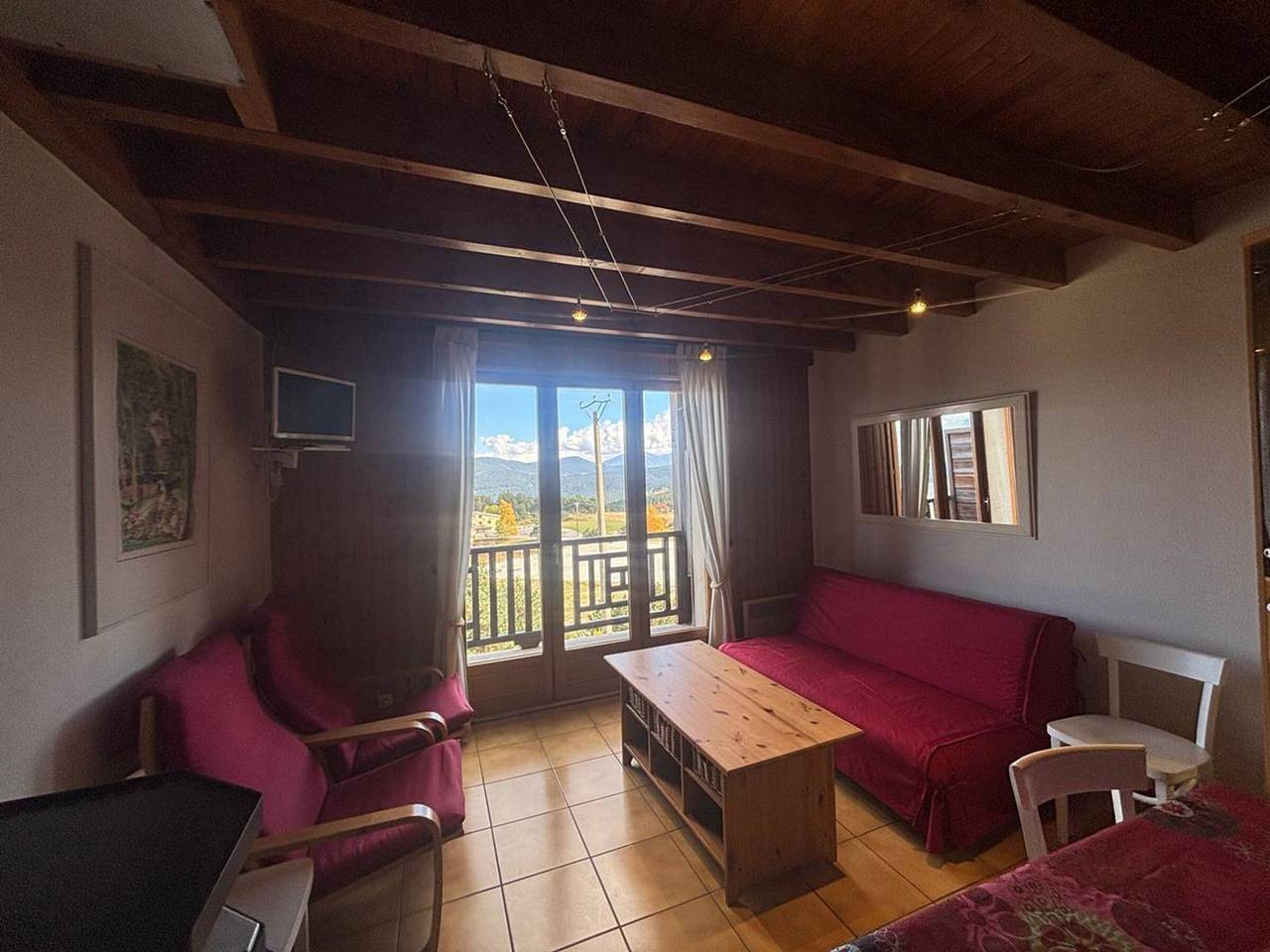 Entire apartment, Duplex T4 with parking and balcony in Les Angles in Les Angles, Prades region