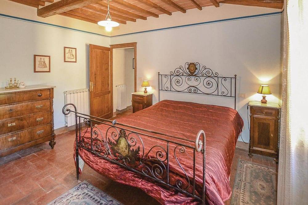 Awesome home in Cortona Ar in Cortona, Arezzo Province