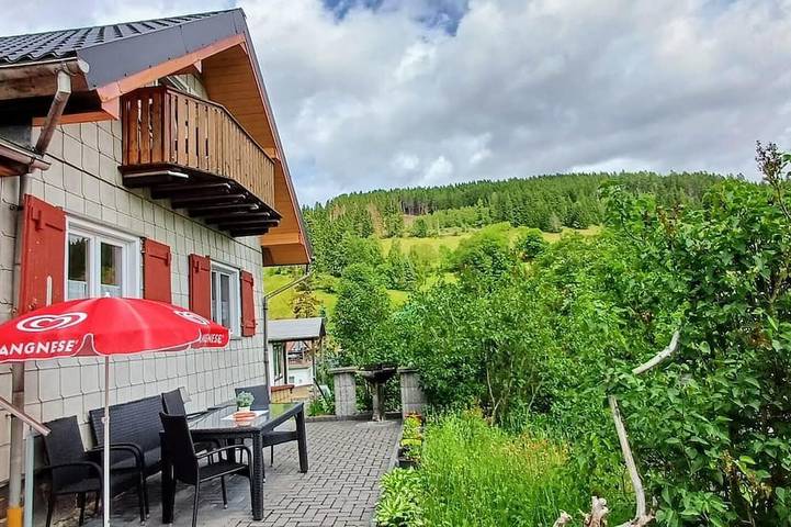 Ferienhaus für 5 Personen, mit Balkon und Garten im Thüringer Wald