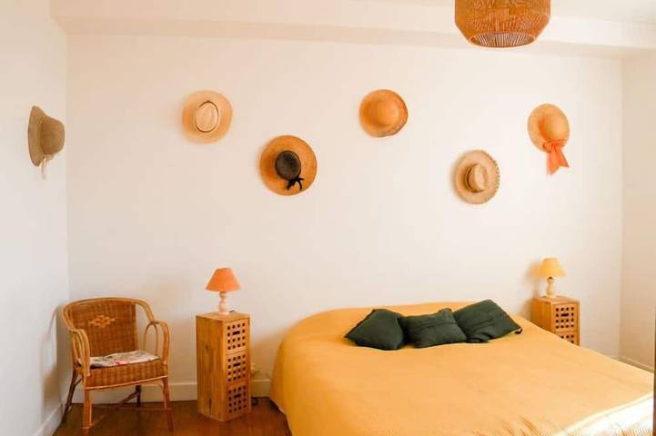 Location de vacances pour 8 personnes, avec terrasse ainsi que jardin et piscine à Maurs - 2